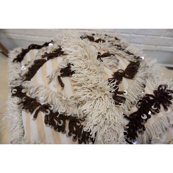 Vintage Moroccan Handira Pillow Cover: Berber Wedding Blanket, Sequins 03YS00356 - Picture 7 of 10